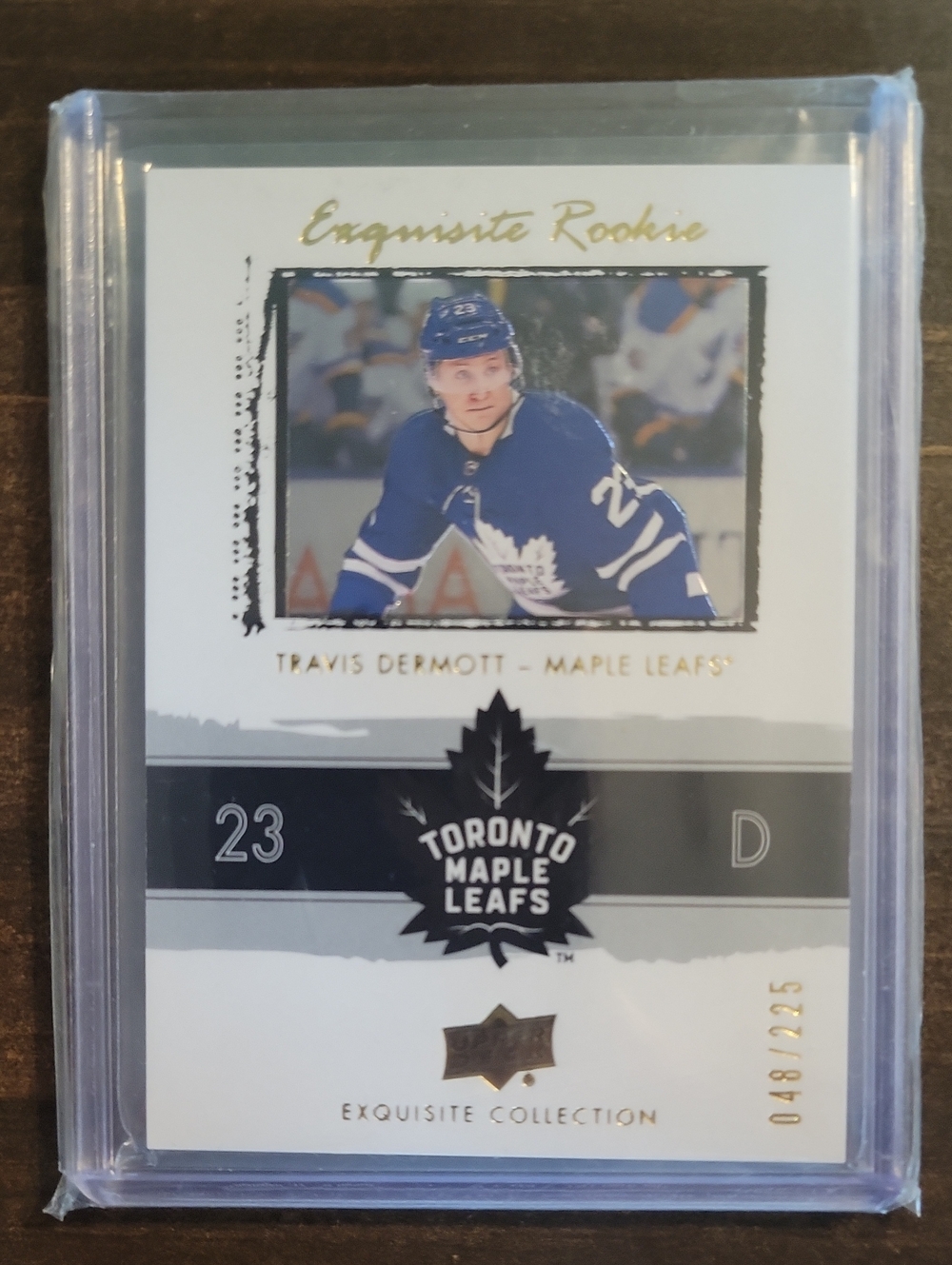 2018/19 Exquisite Collection Toronto Maple Leafs Travis Dermott Rookie Card
